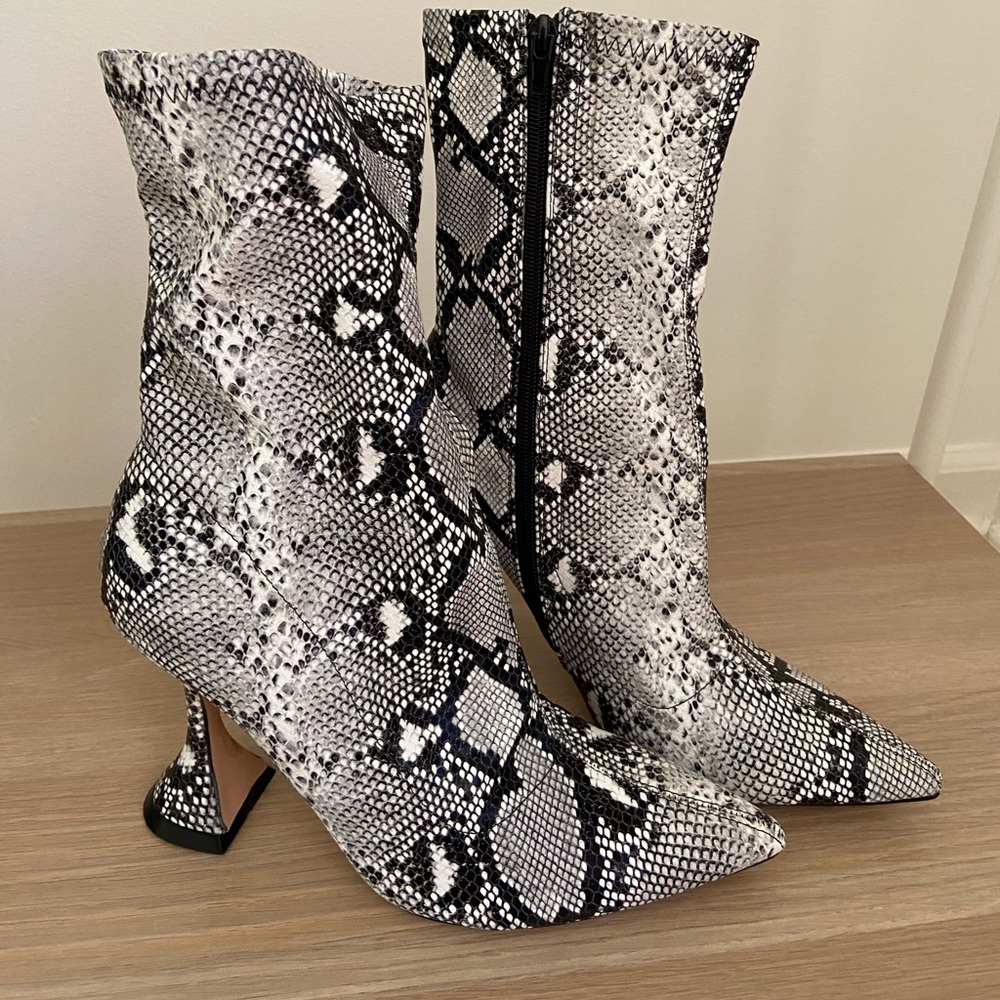 Boots - Picture 3 of 3